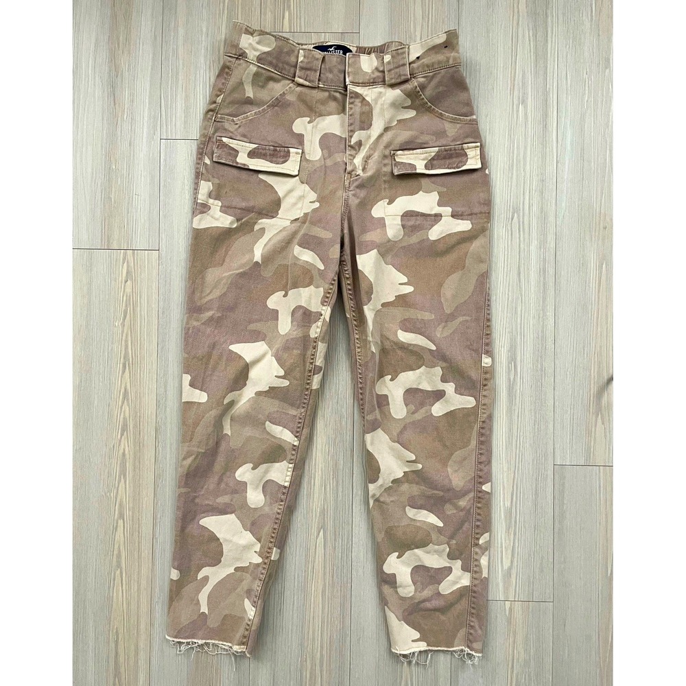 Hollister Women's Beige Brown Camouflage Cargo Mom Pants Ultra High Rise Sz M